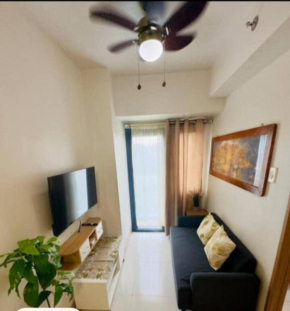 Cozy Home At MOA Complex